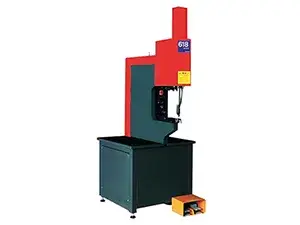 Máquina de Clinchado (Fastener Insertion Machine)